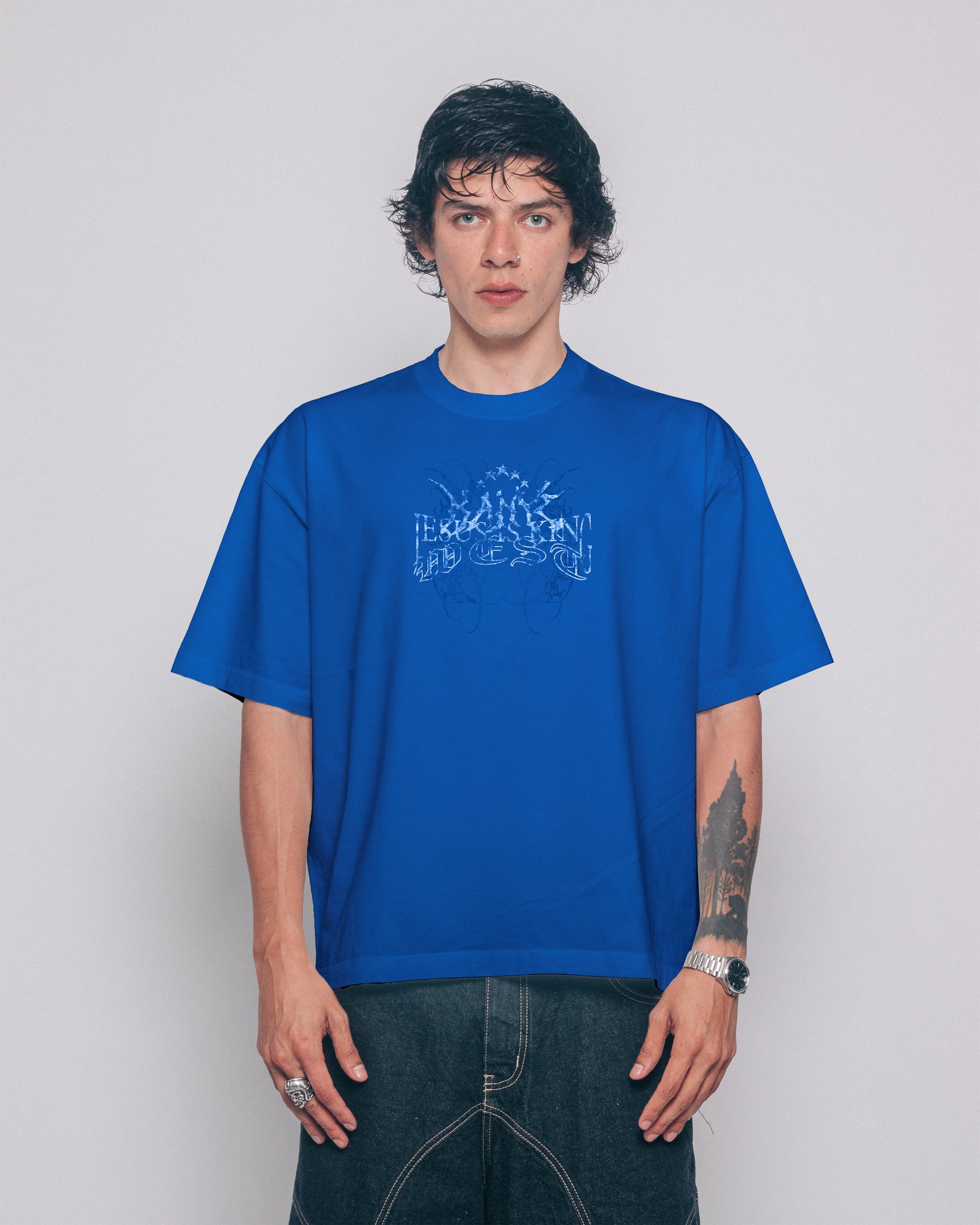 T-SHIRT JESUS IS KING BLUE