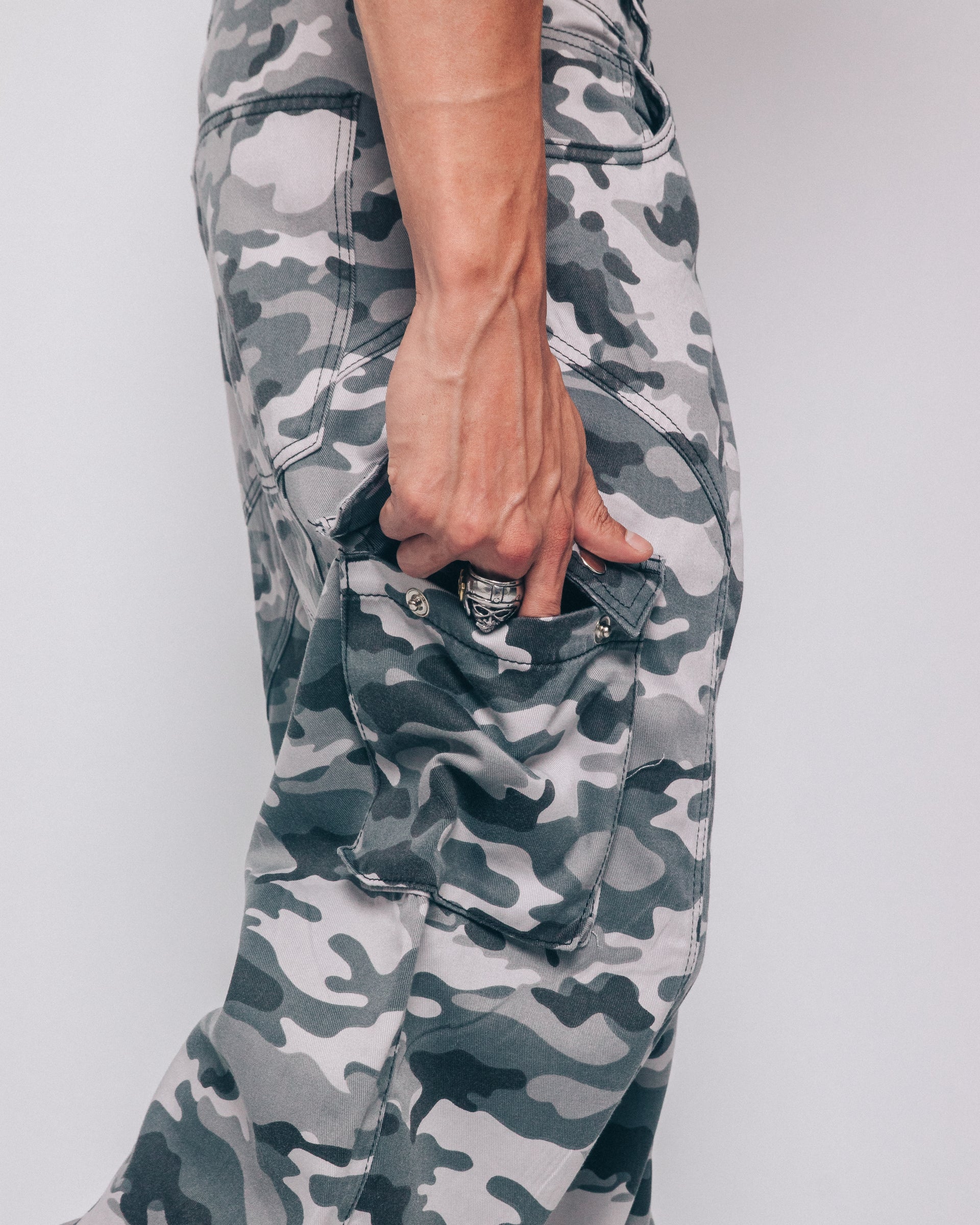 CARGO PANT CAMUFLADO GREY
