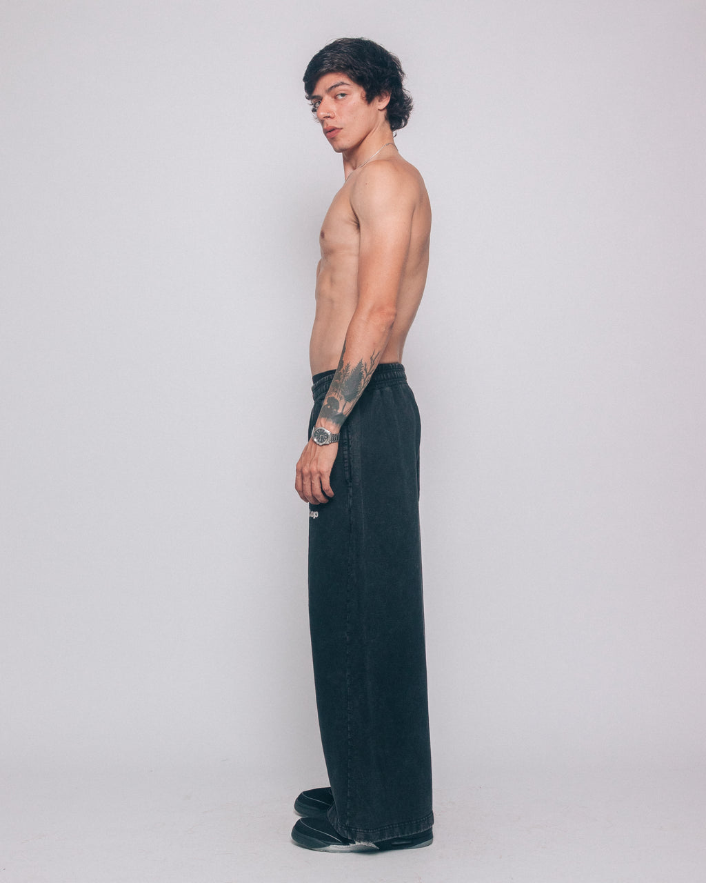 DOUBLE VEINS BLACK