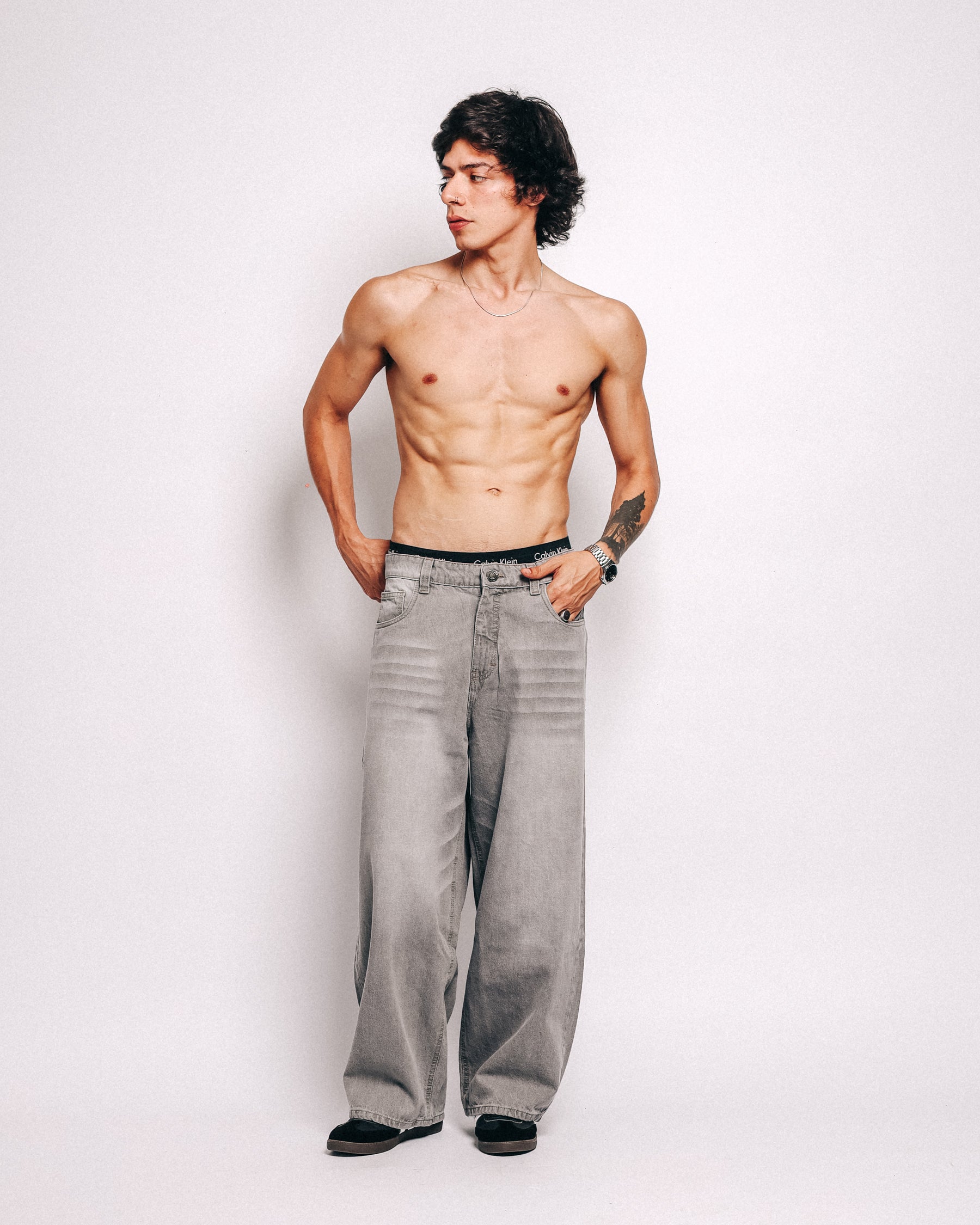 BASIC GREY JEAN