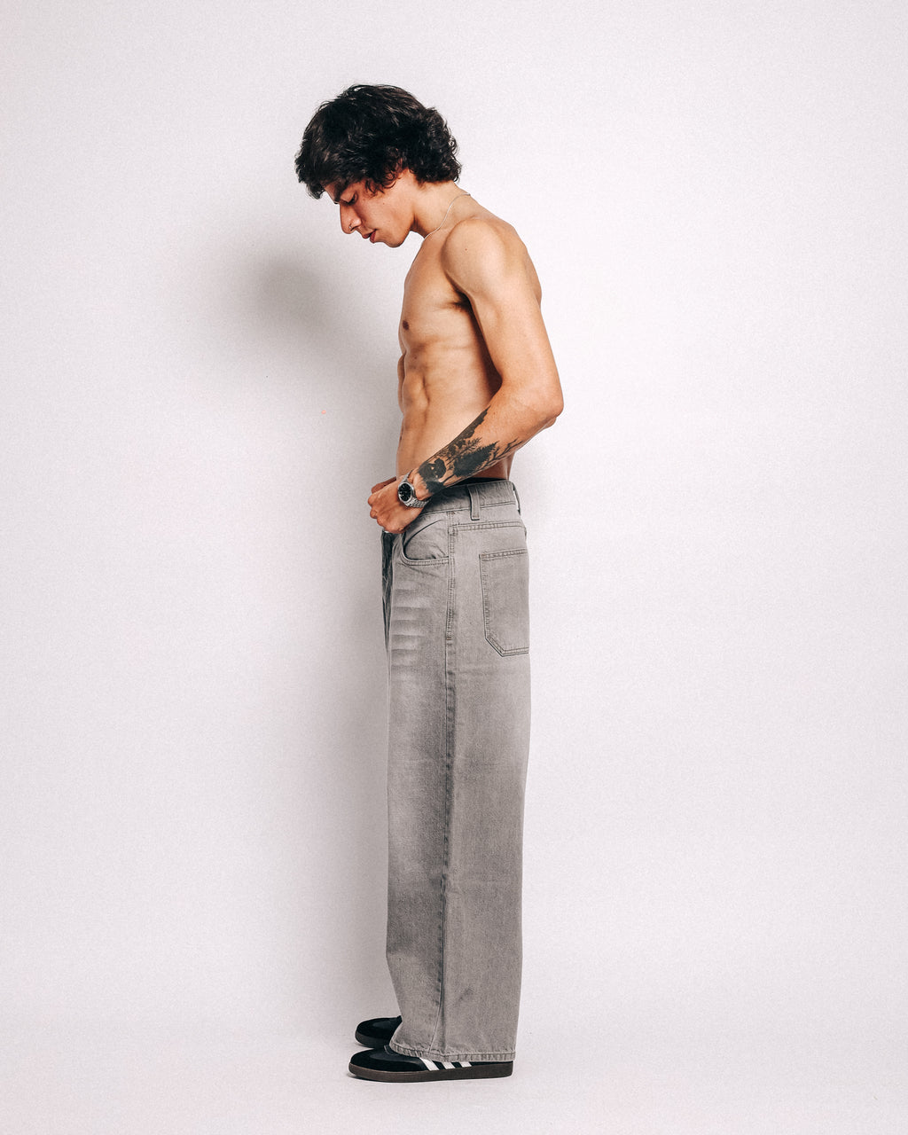 BASIC GREY JEAN