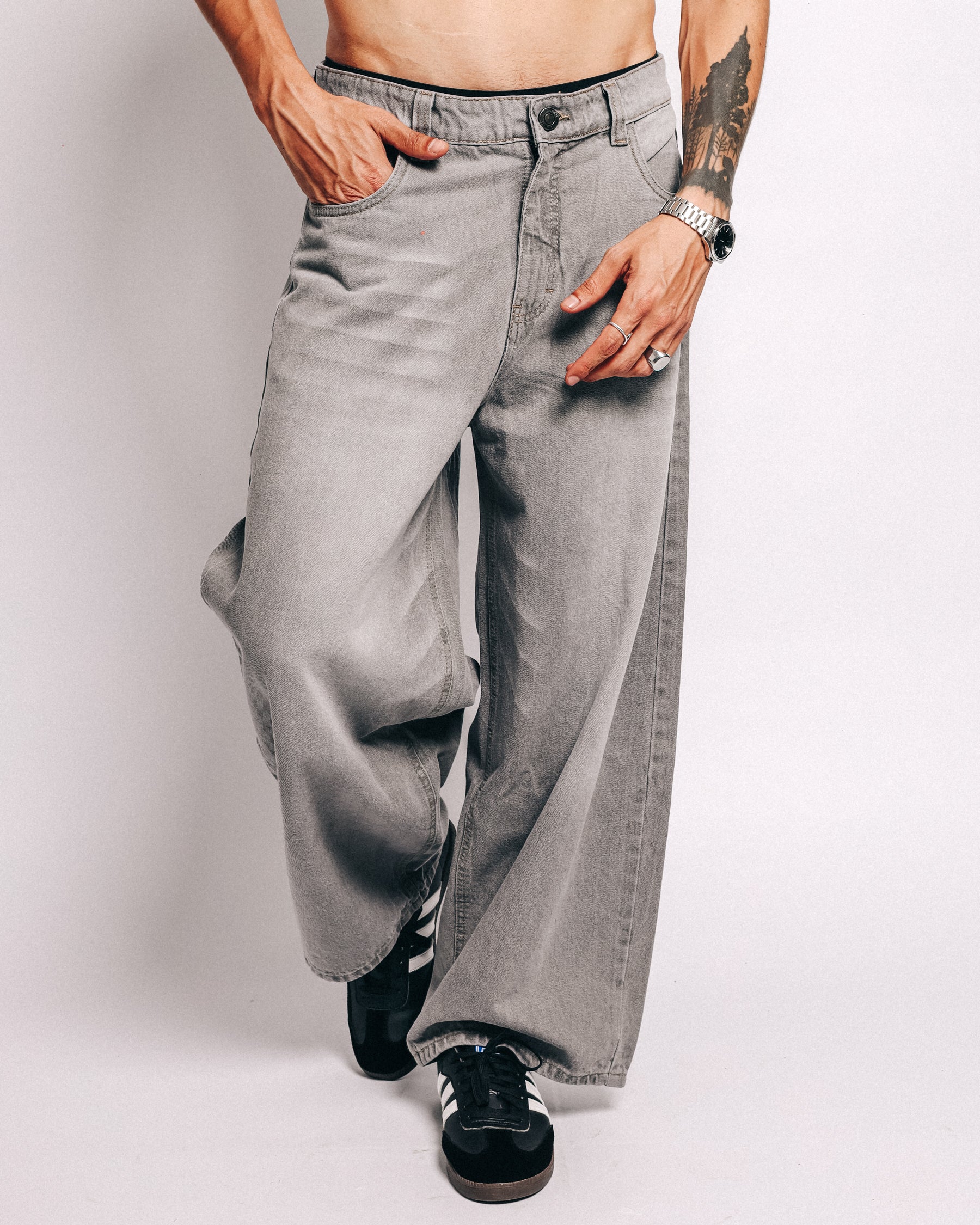 BASIC GREY JEAN