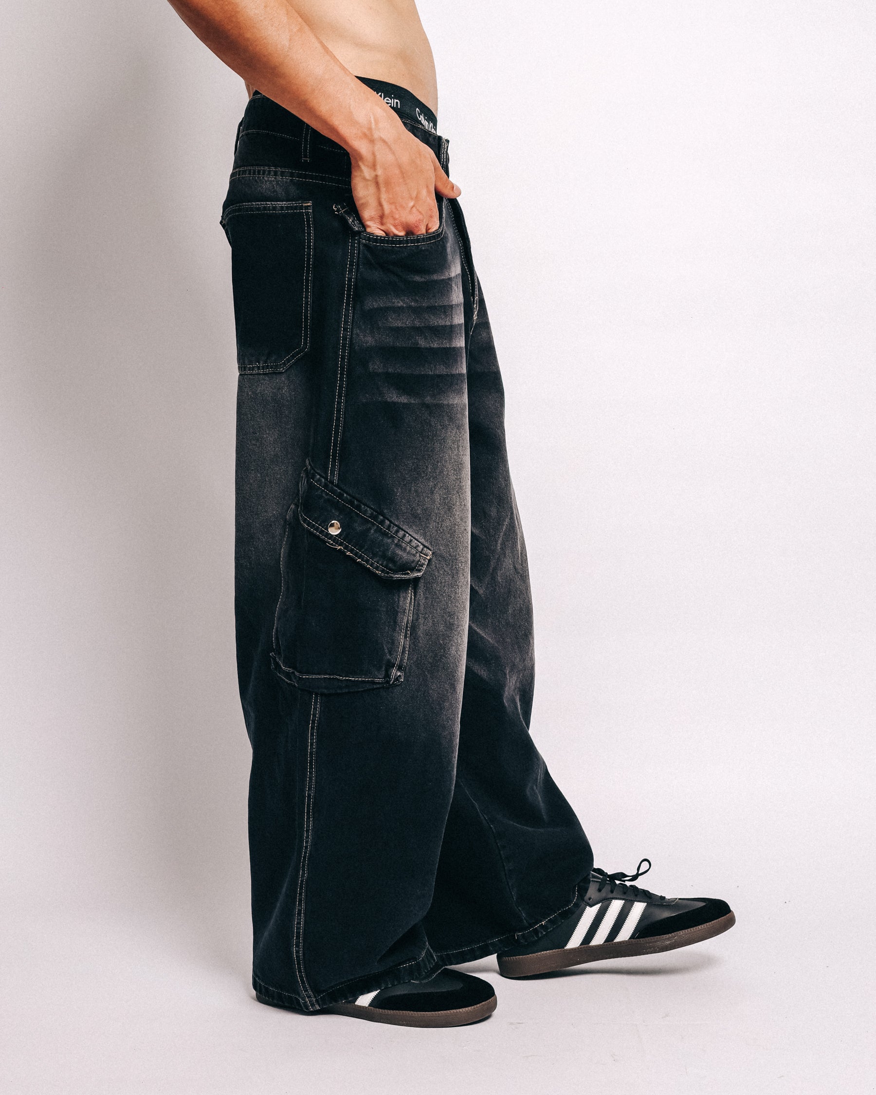 CARGO BLACK JEAN