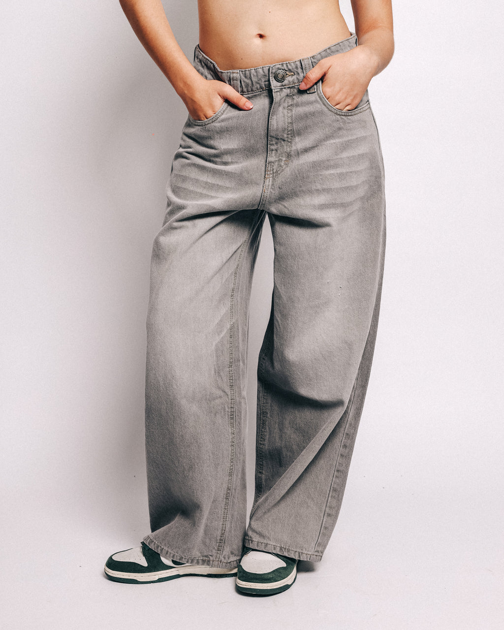 BASIC GREY JEAN