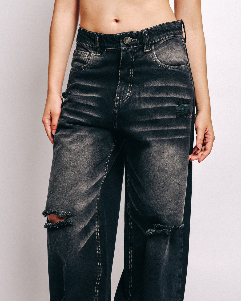 BLACK JEAN FRAYED