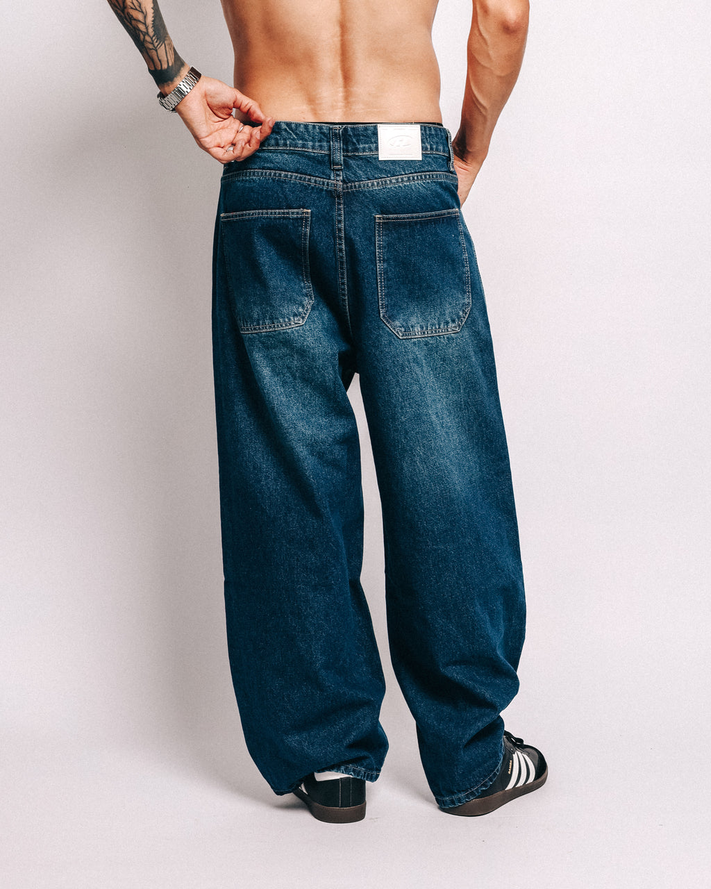 BASIC BLUE JEANS