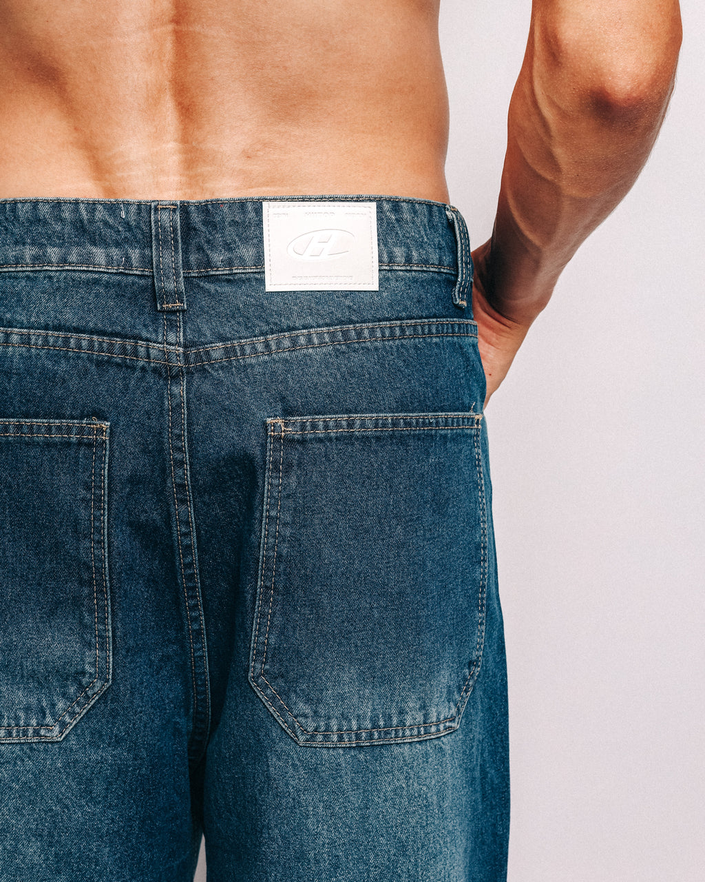 BASIC BLUE JEANS