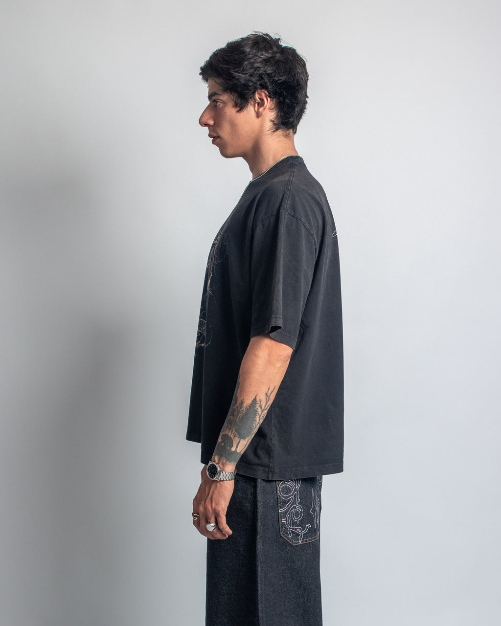 T-SHIRT BLACK COSMOS